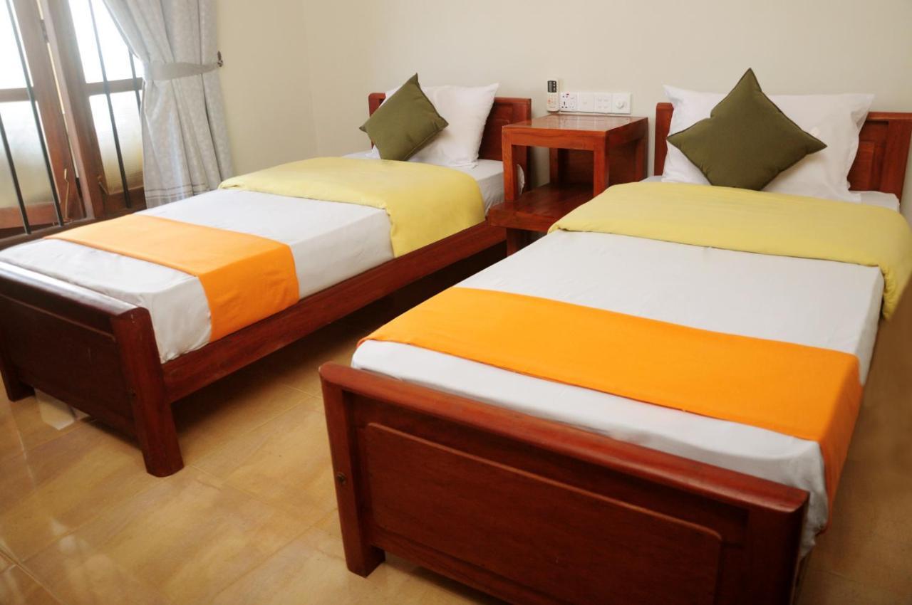 Traveller'S Home Hotel 티사마하라마 외부 사진