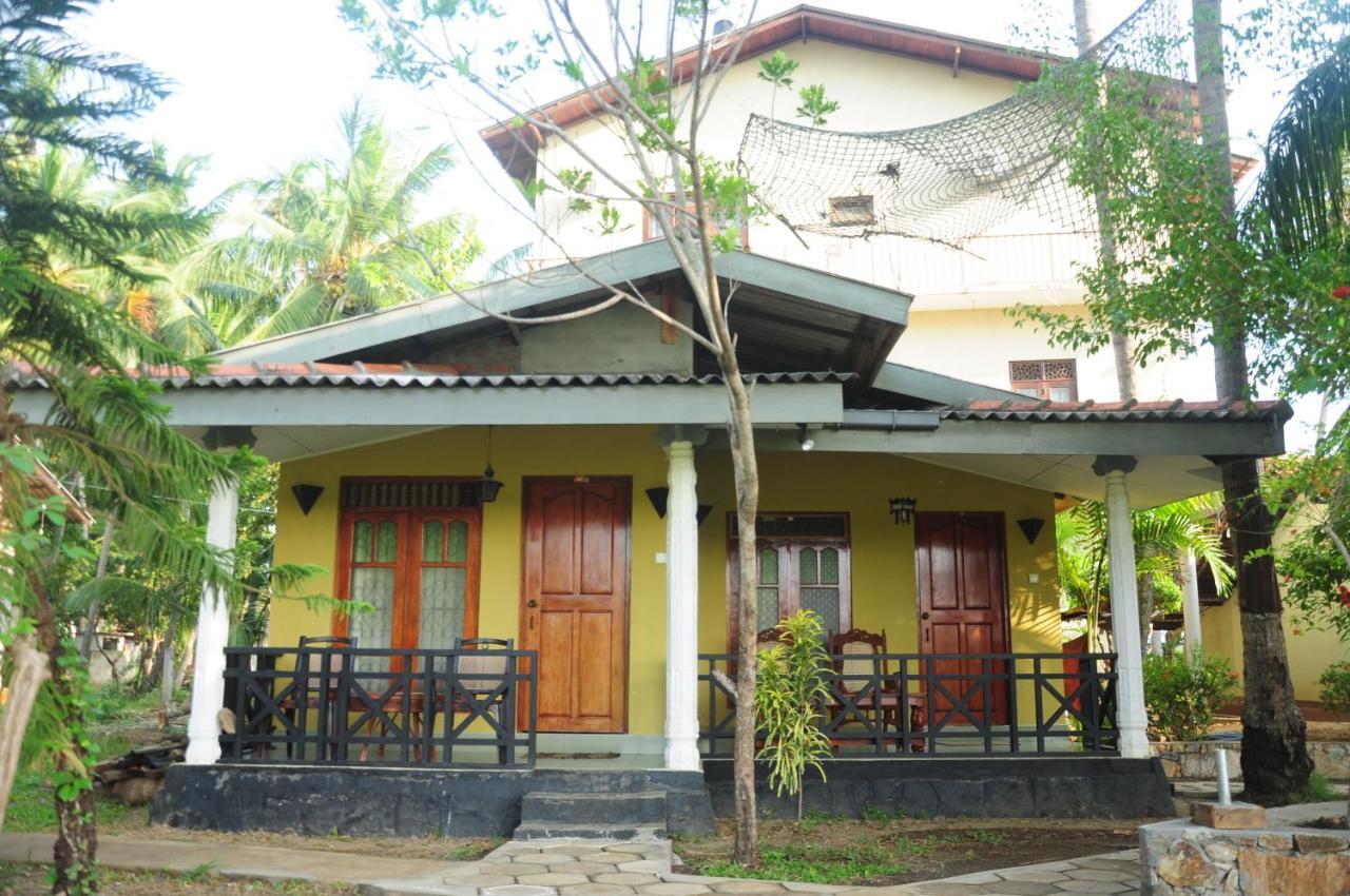 Traveller'S Home Hotel 티사마하라마 객실 사진